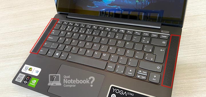 Lenovo Yoga S740 alto-falantes voltados para cima base teclado