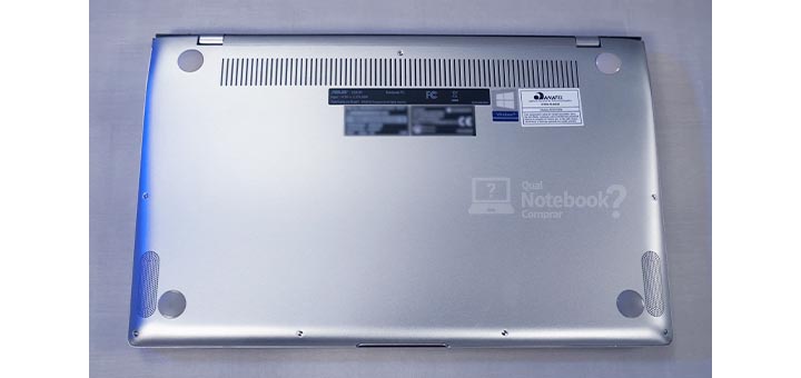 Unboxing ASUS ZenBook 14 X434FAC-A6339T parte de baixo inferior saidas som