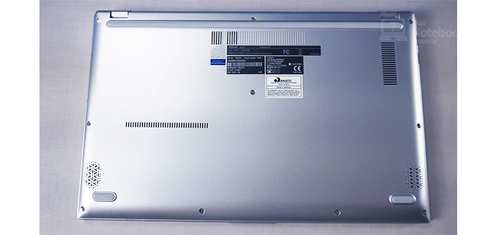 ASUS VivoBook 15 X512JP parte de baixo temperaturas sistema resfriamento