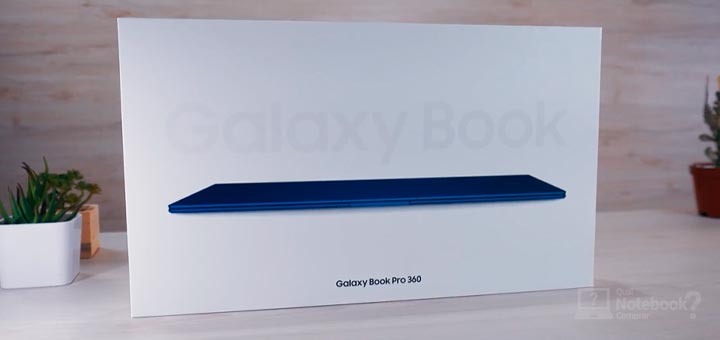 Unboxing Samsung Galaxy Book Pro 360 2 em 1 caixa branca em cima da mesa