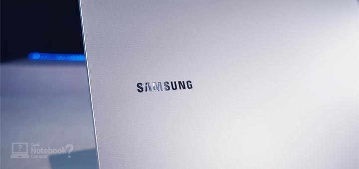 Samsung-Galaxy-Book-Go---Logo-prateada-na-tampa