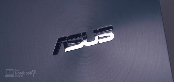 ASUS ZenBook Pro Duo 15 OLED UX582 - Logo na tampa do notebook