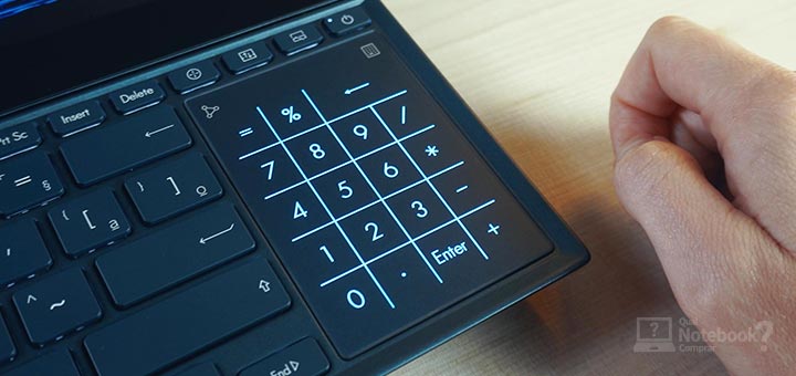 ASUS ZenBook Pro Duo 15 OLED UX582 - Touchpad com teclado numerico digital