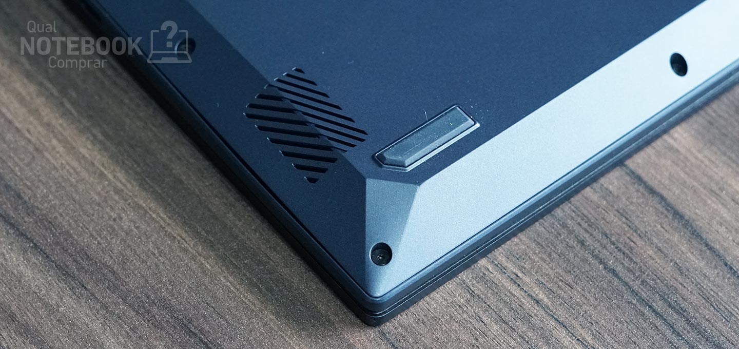 ASUS VivoBook Pro 15 K6502HC-LP096W - Detalhes da saida de som do notebook