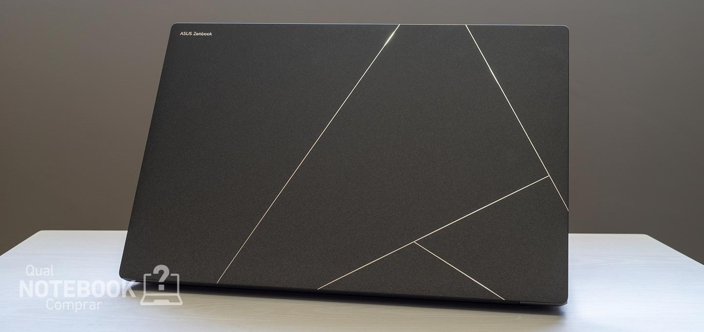 ASUS ZenBook S 16 UM5606WA-RJ265W - Visao geral da tampa do notebook