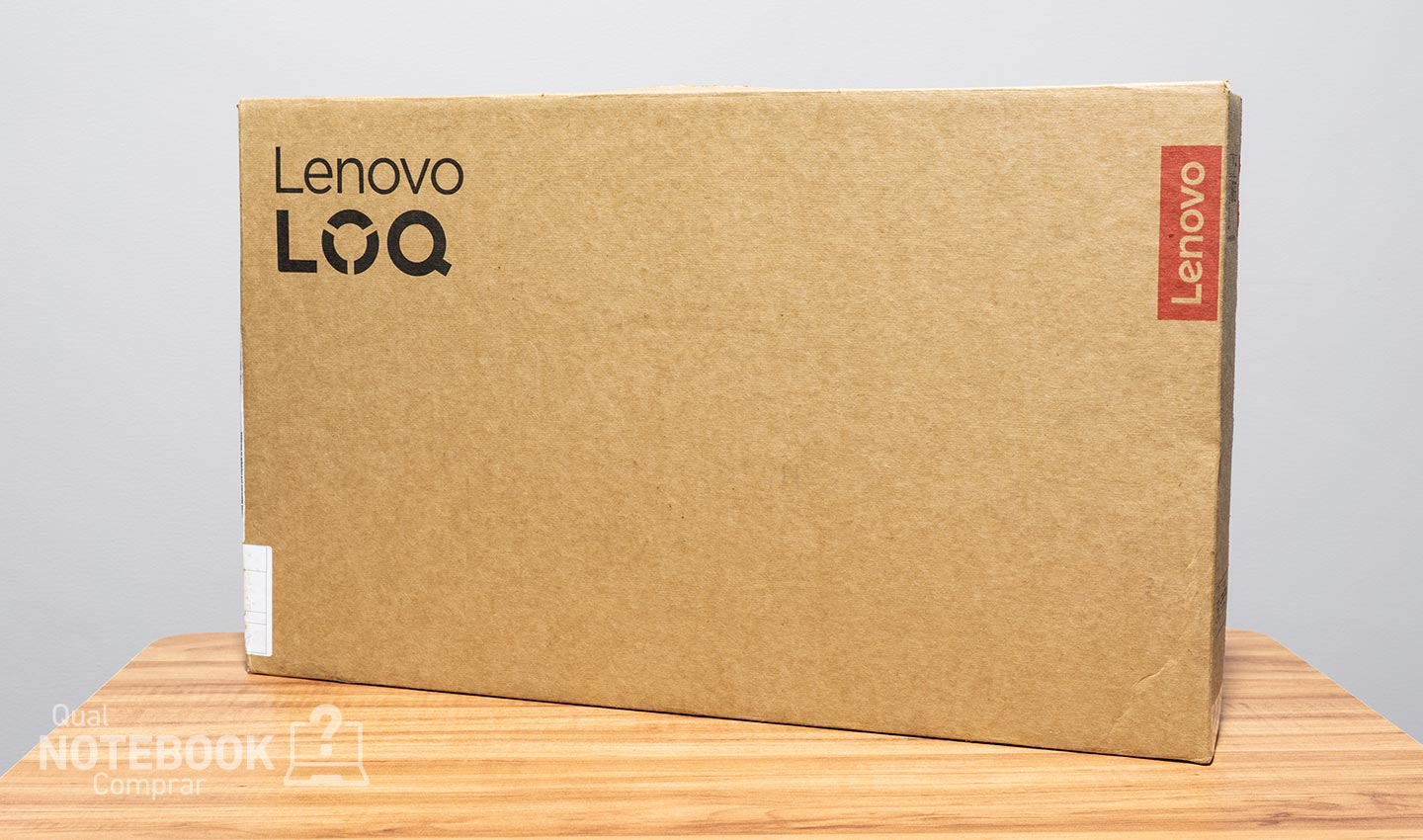 Lenovo LOQ Essential 83MES00000 - Caixa do notebook