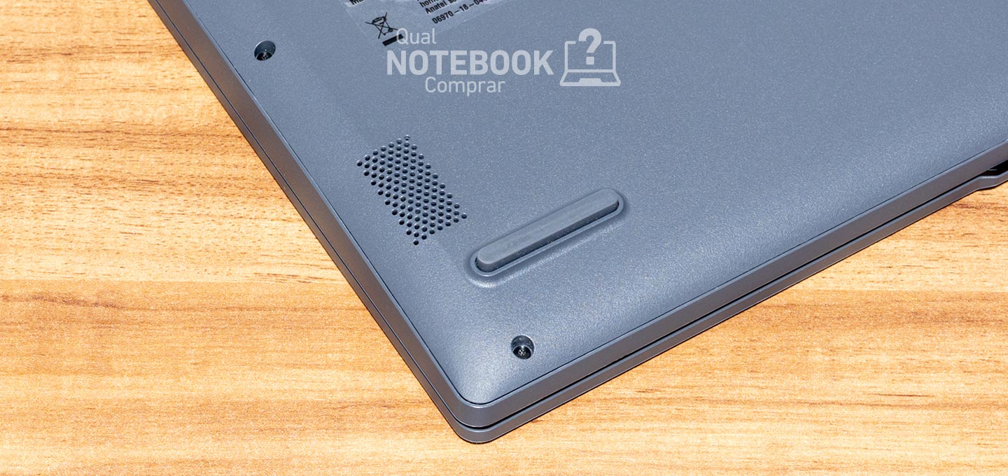 Lenovo LOQ Essential 83MES00000 - Saidas de som do notebook